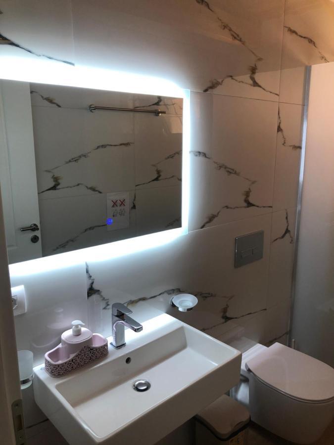 Amazing Familiar Apartments And Rooms Sarandë エクステリア 写真