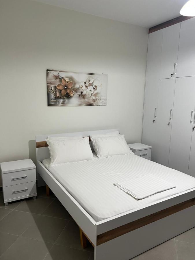 Amazing Familiar Apartments And Rooms Sarandë エクステリア 写真