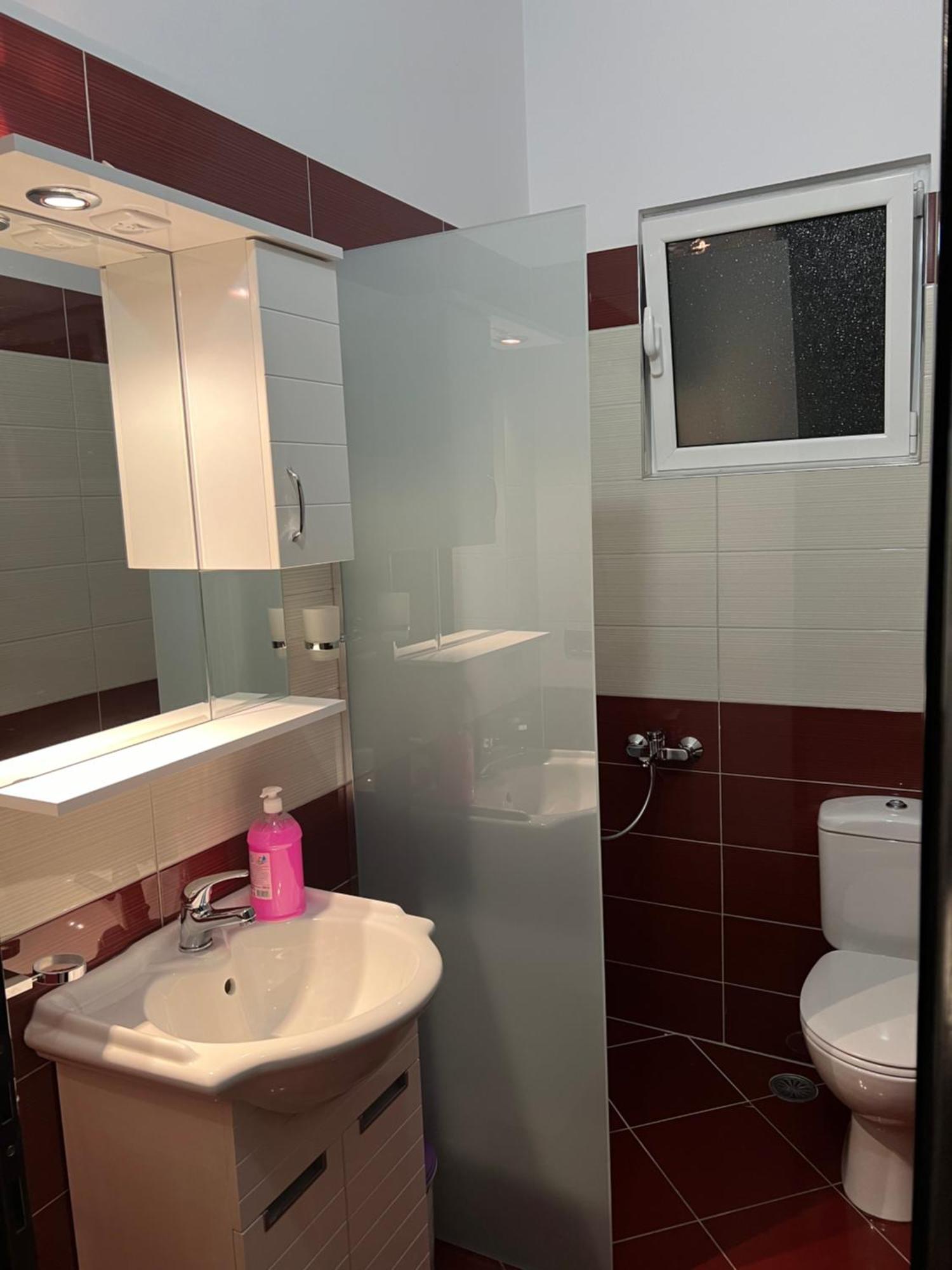 Amazing Familiar Apartments And Rooms Sarandë エクステリア 写真