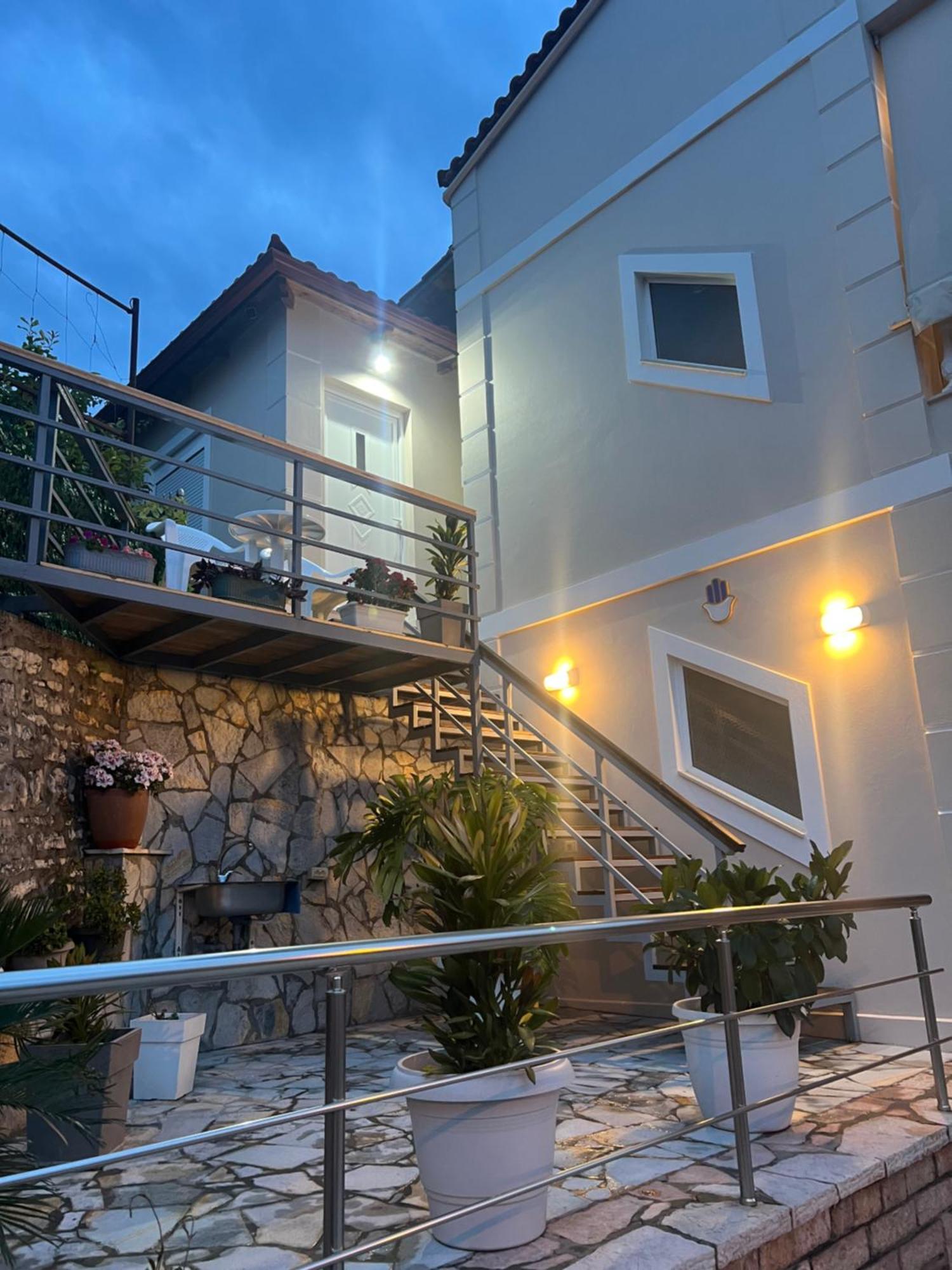 Amazing Familiar Apartments And Rooms Sarandë エクステリア 写真